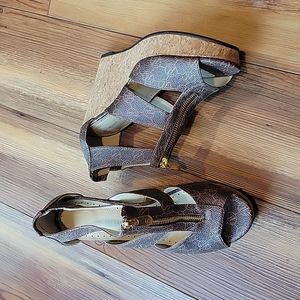 Adrienne vittadini wedge sandals